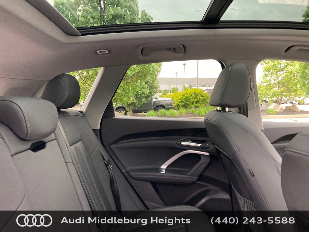 Used 2025 Audi Q5 Premium w/ Convenience Package image 25