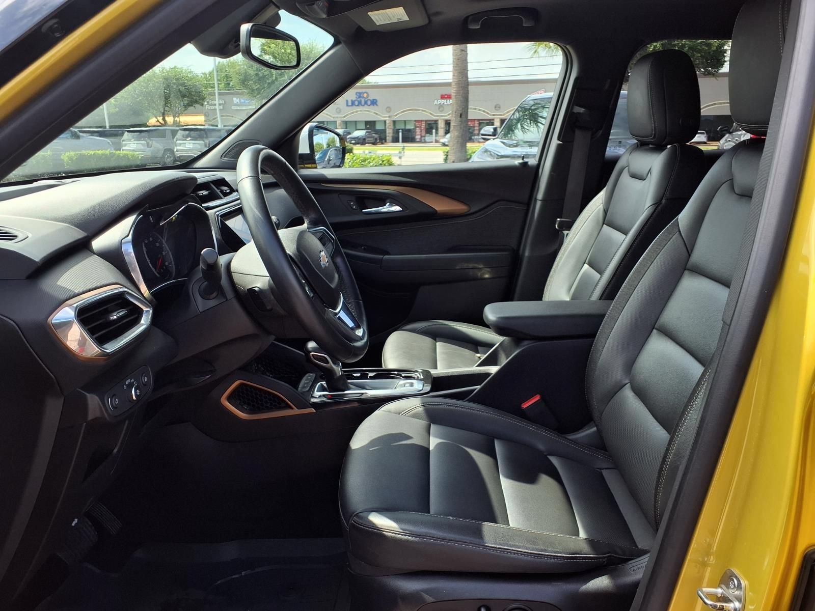 Used 2023 Chevrolet TrailBlazer ACTIV w/ Sun and Liftgate Package FWD image 17