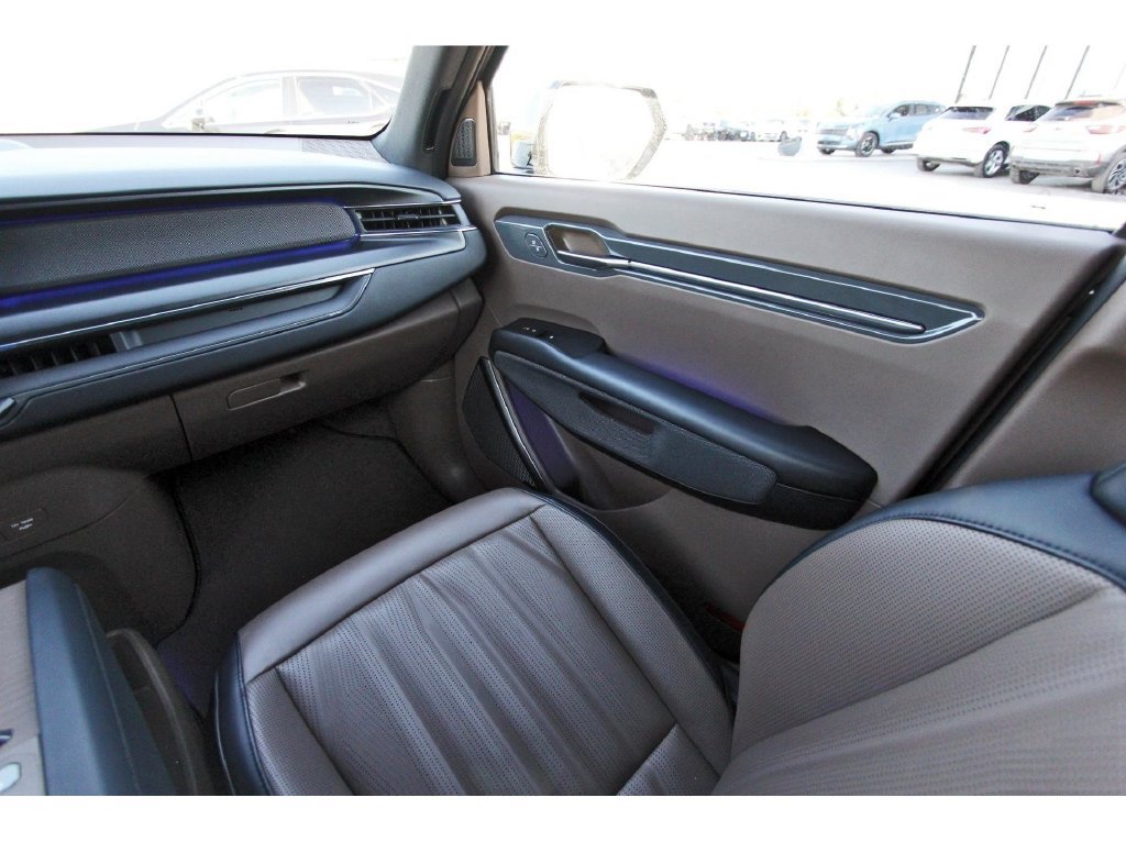 Used 2024 Kia EV9 GT-Line AWD/4WD image 11