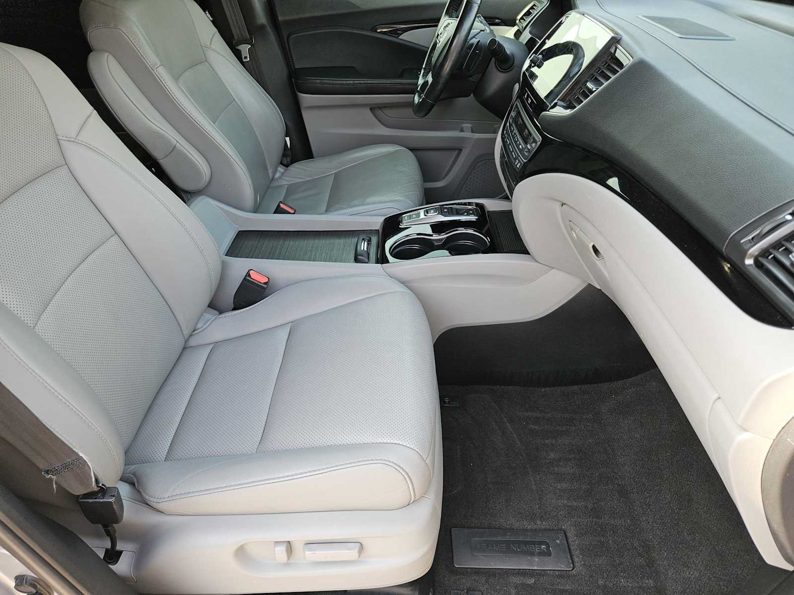 Certified 2019 Honda Pilot Elite image 14