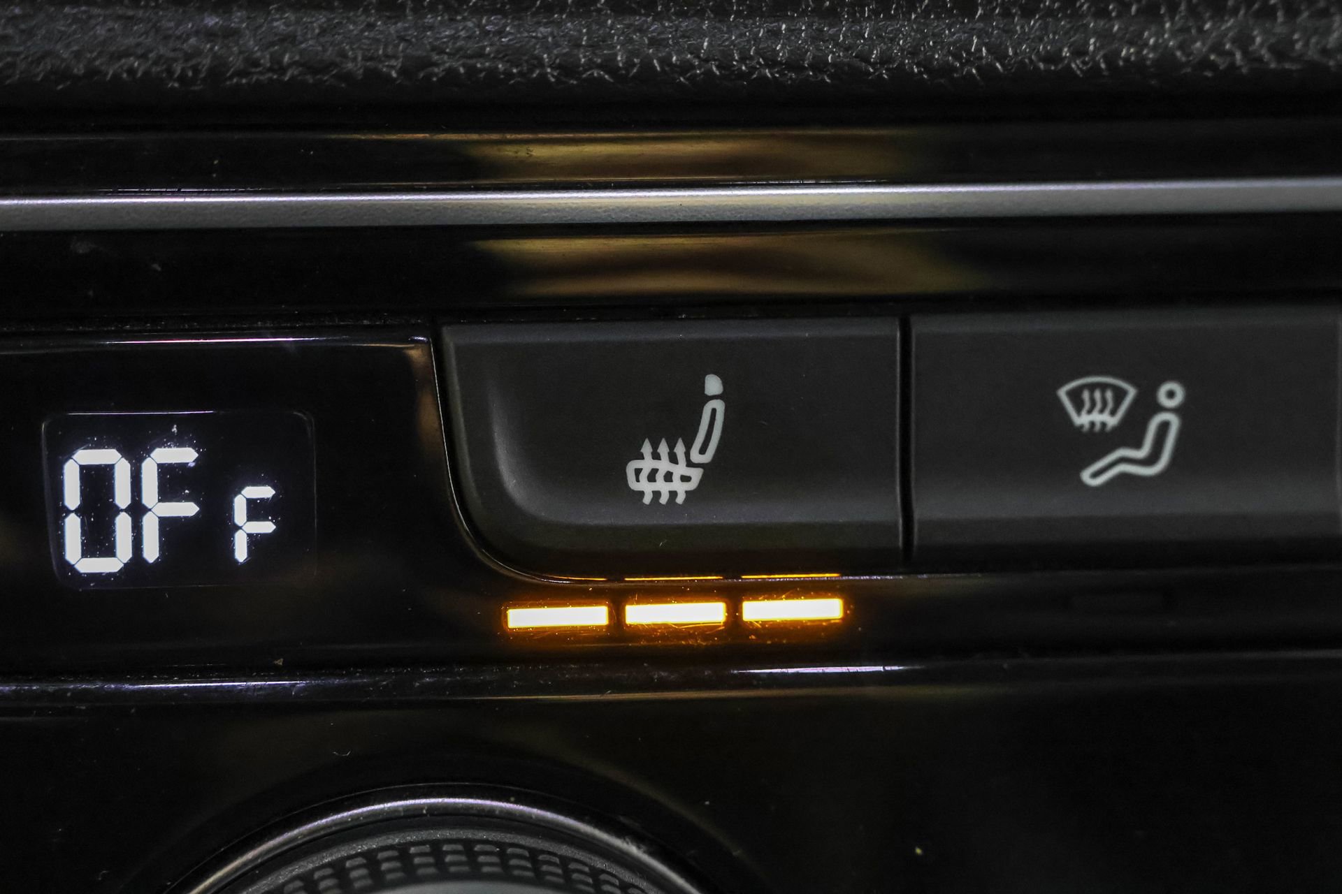 Used 2022 Volkswagen Atlas Cross Sport SEL image 11