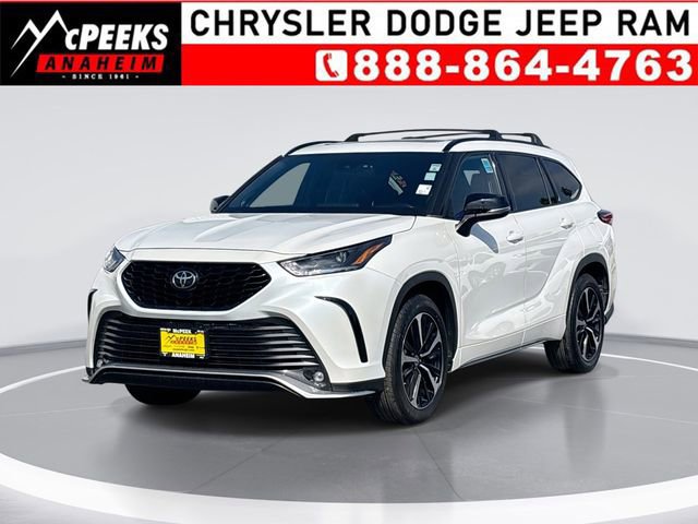 Used 2021 Toyota Highlander XSE image 1