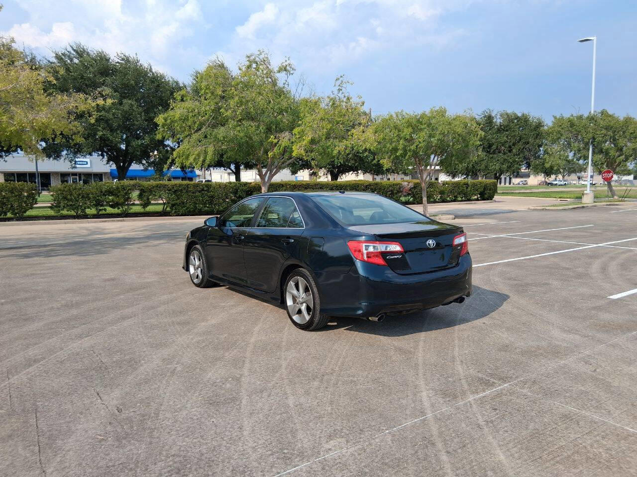 Used 2012 Toyota Camry SE image 4