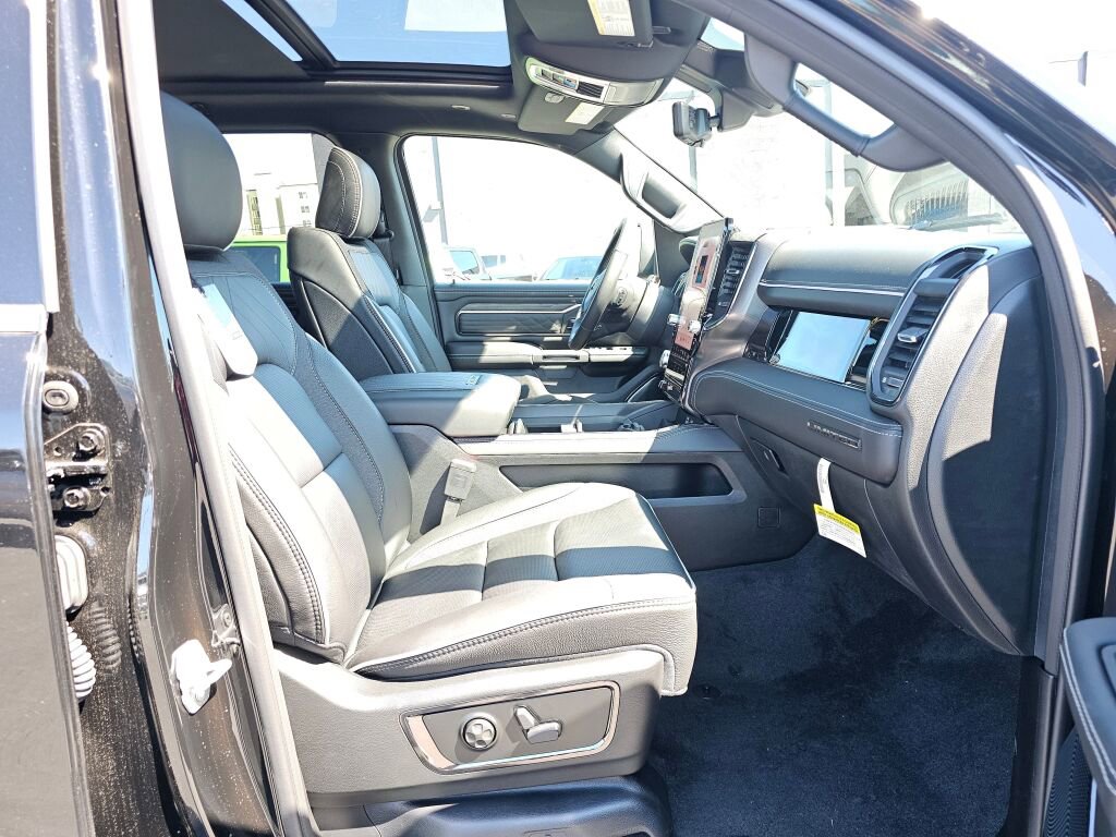 New 2025 RAM 1500 Limited image 11