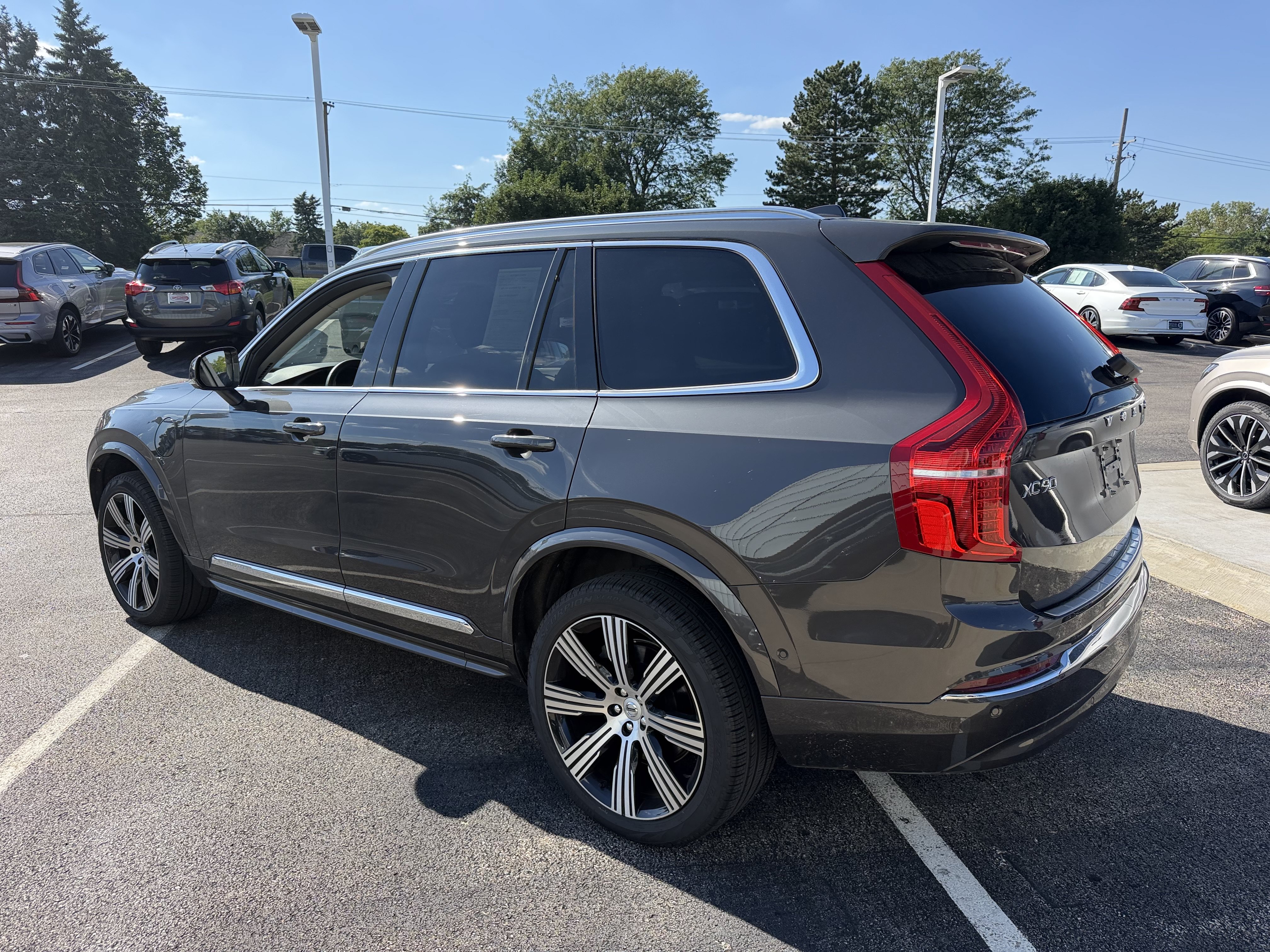 Used 2024 Volvo XC90 T8 Plus w/ Protection Package Premier AWD/4WD image 5