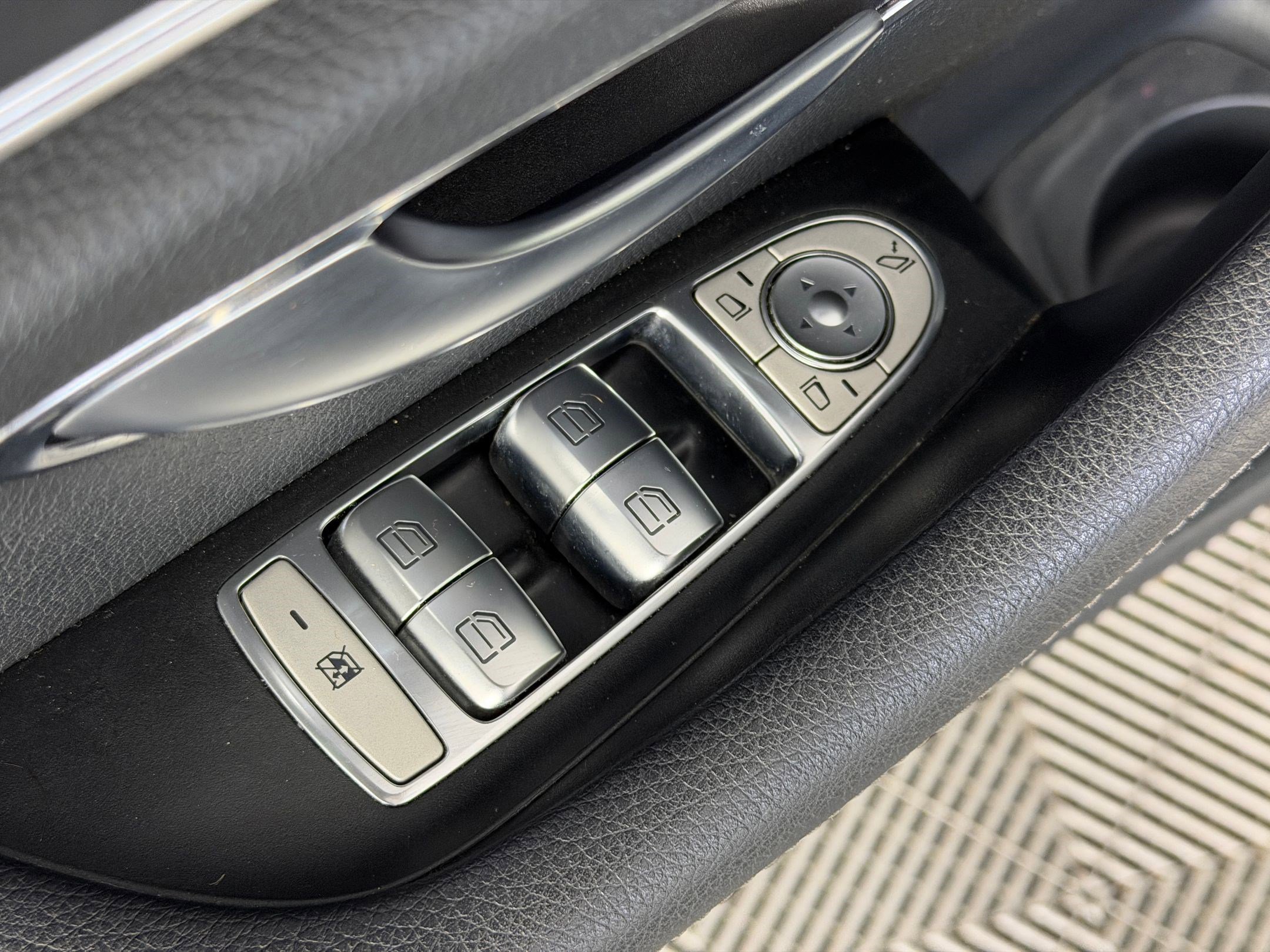 Used 2021 Mercedes-Benz E 350 Sedan image 22