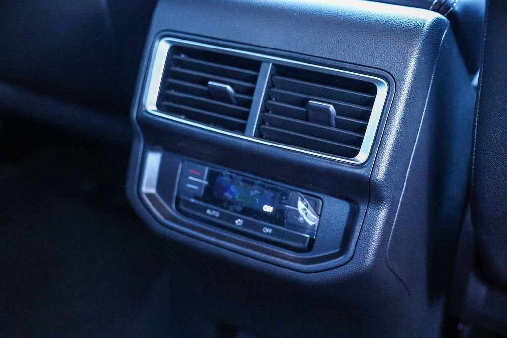 New 2026 Volkswagen Atlas SE image 25