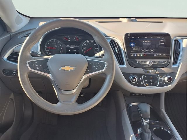 Used 2023 Chevrolet Malibu LT w/ Driver Confidence Package FWD image 4