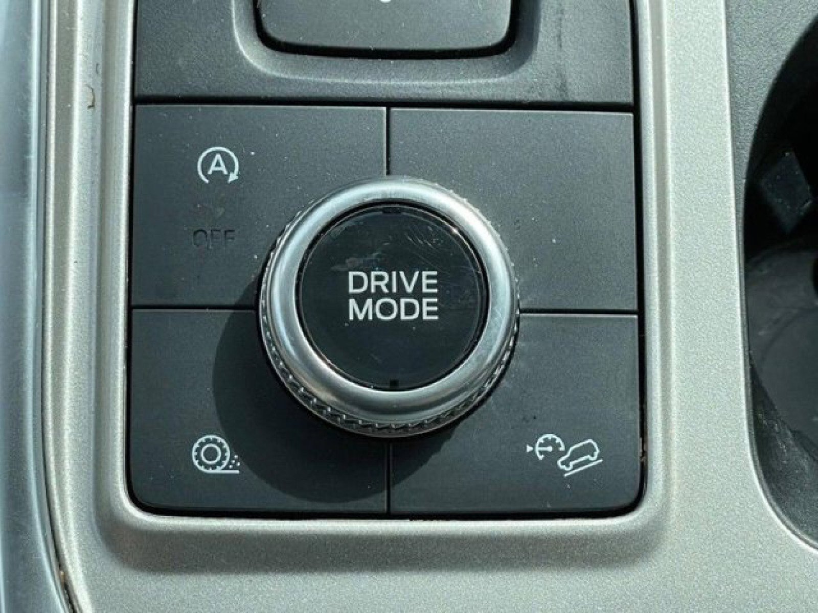 Used 2021 Ford Explorer Limited w/ Equipment Group 301A image 35