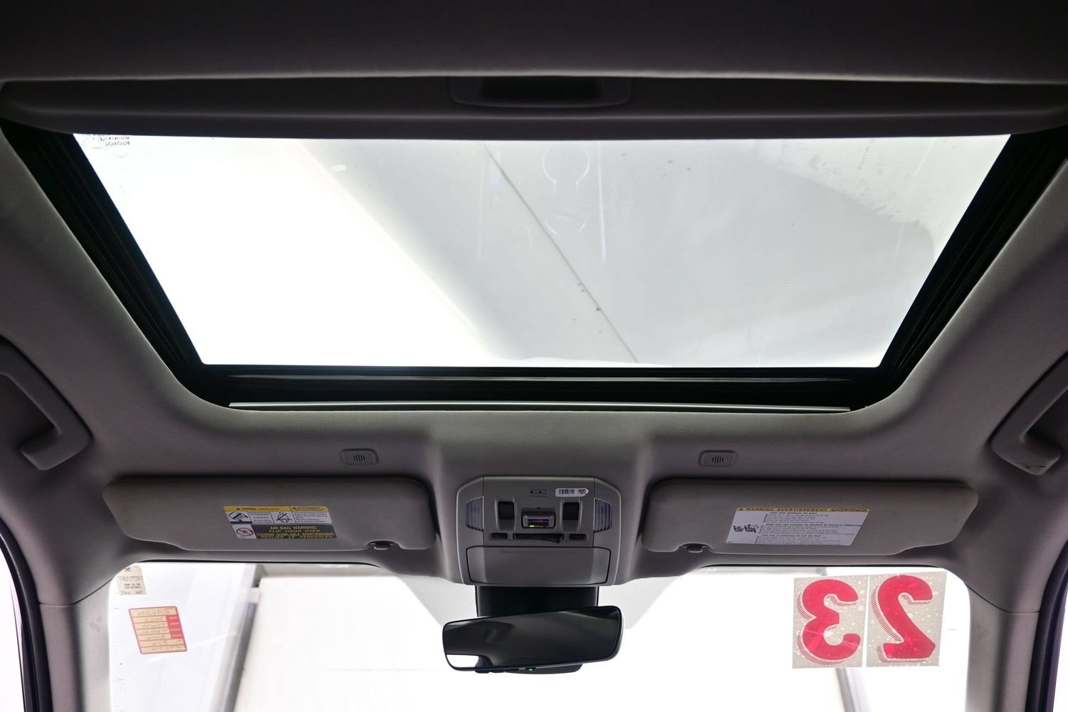 Used 2023 Toyota Highlander XLE AWD/4WD image 18