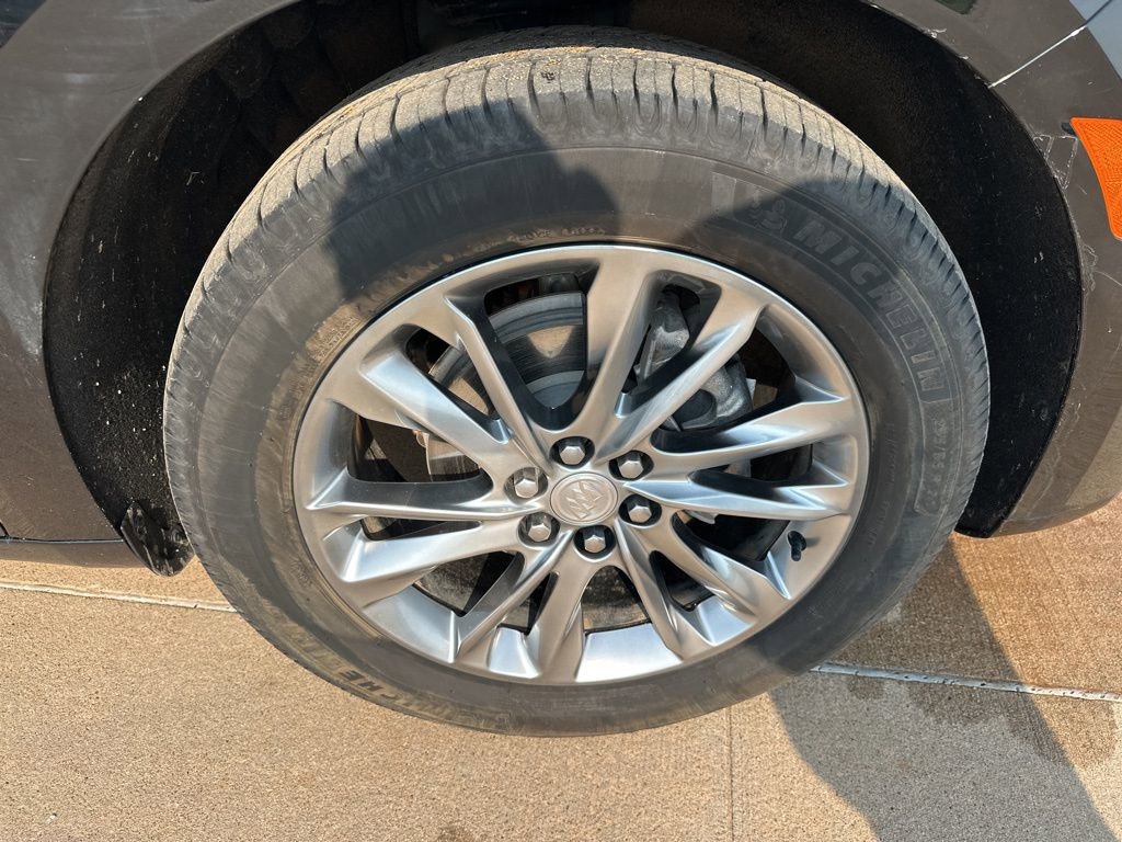 Used 2022 Buick Enclave Avenir w/ Avenir Technology Package image 10