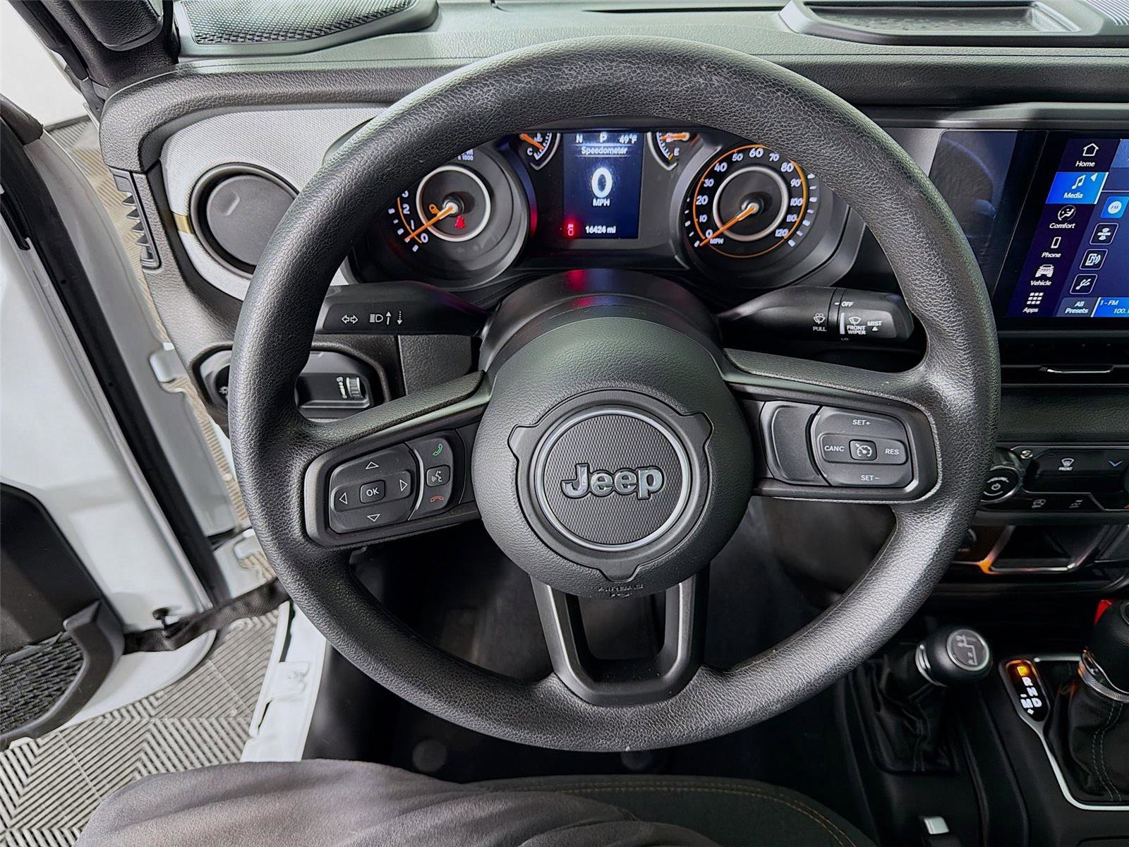 Used 2024 Jeep Gladiator Sport AWD/4WD image 12