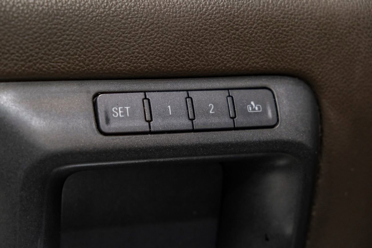 Used 2015 Chevrolet Silverado 1500 LTZ w/ Texas Edition, 1LZ Trim image 40