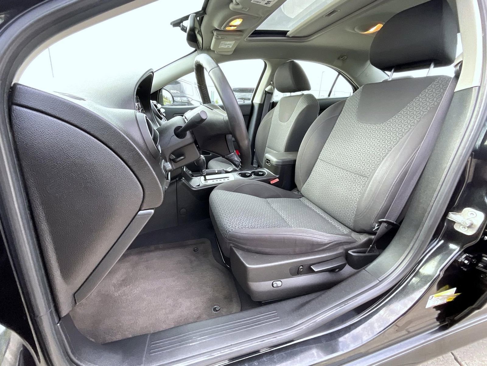Used 2010 Pontiac G6 Sedan FWD image 11