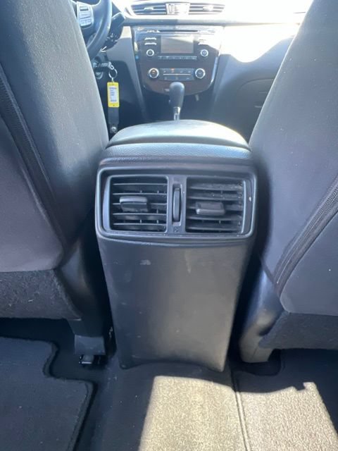 Used 2016 Nissan Rogue S AWD/4WD image 27