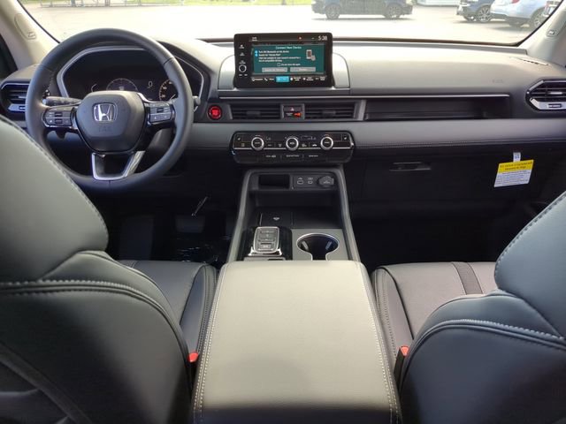 New 2025 Honda Pilot Touring image 13