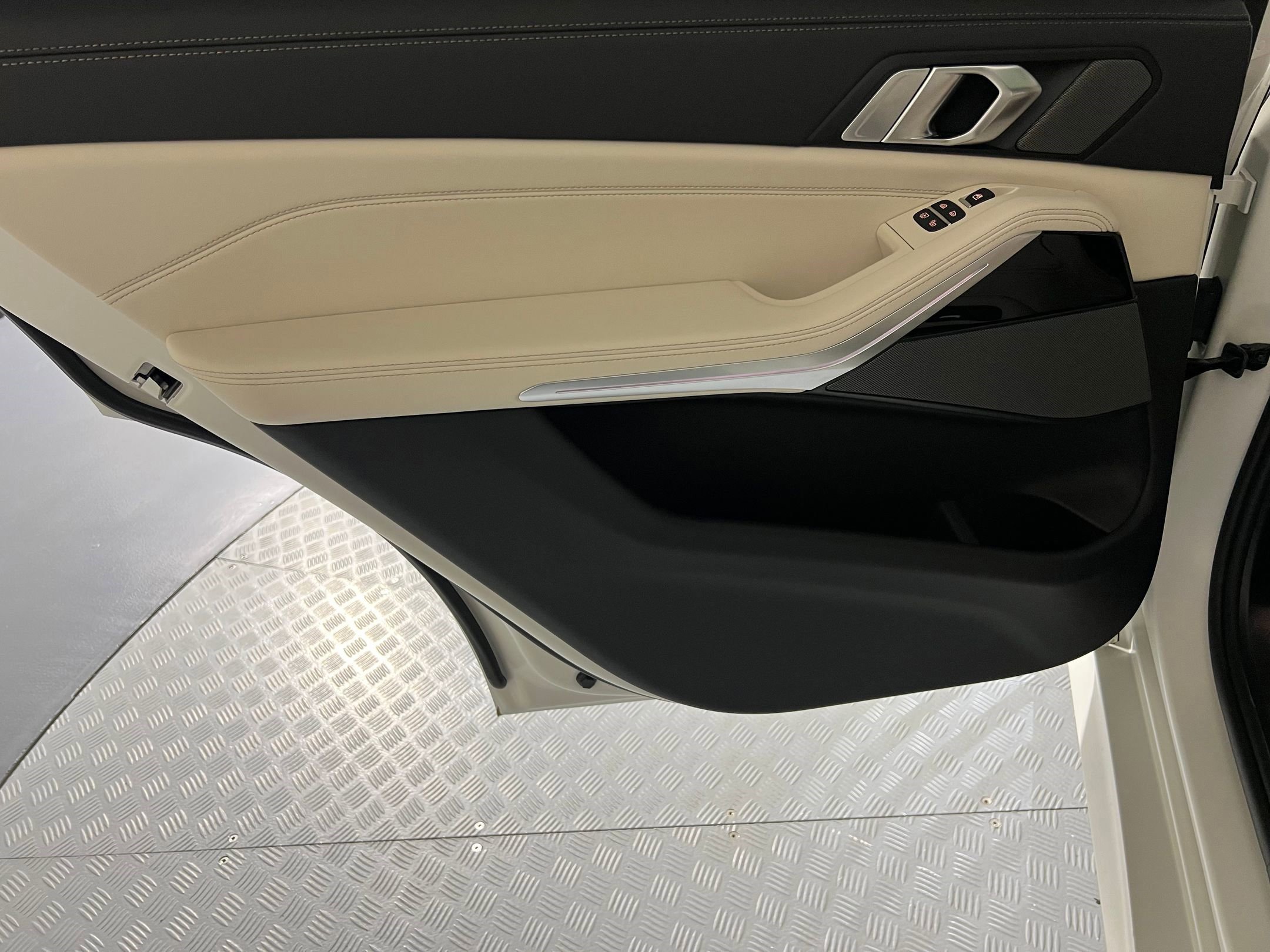 New 2026 BMW X7 xDrive40i image 32