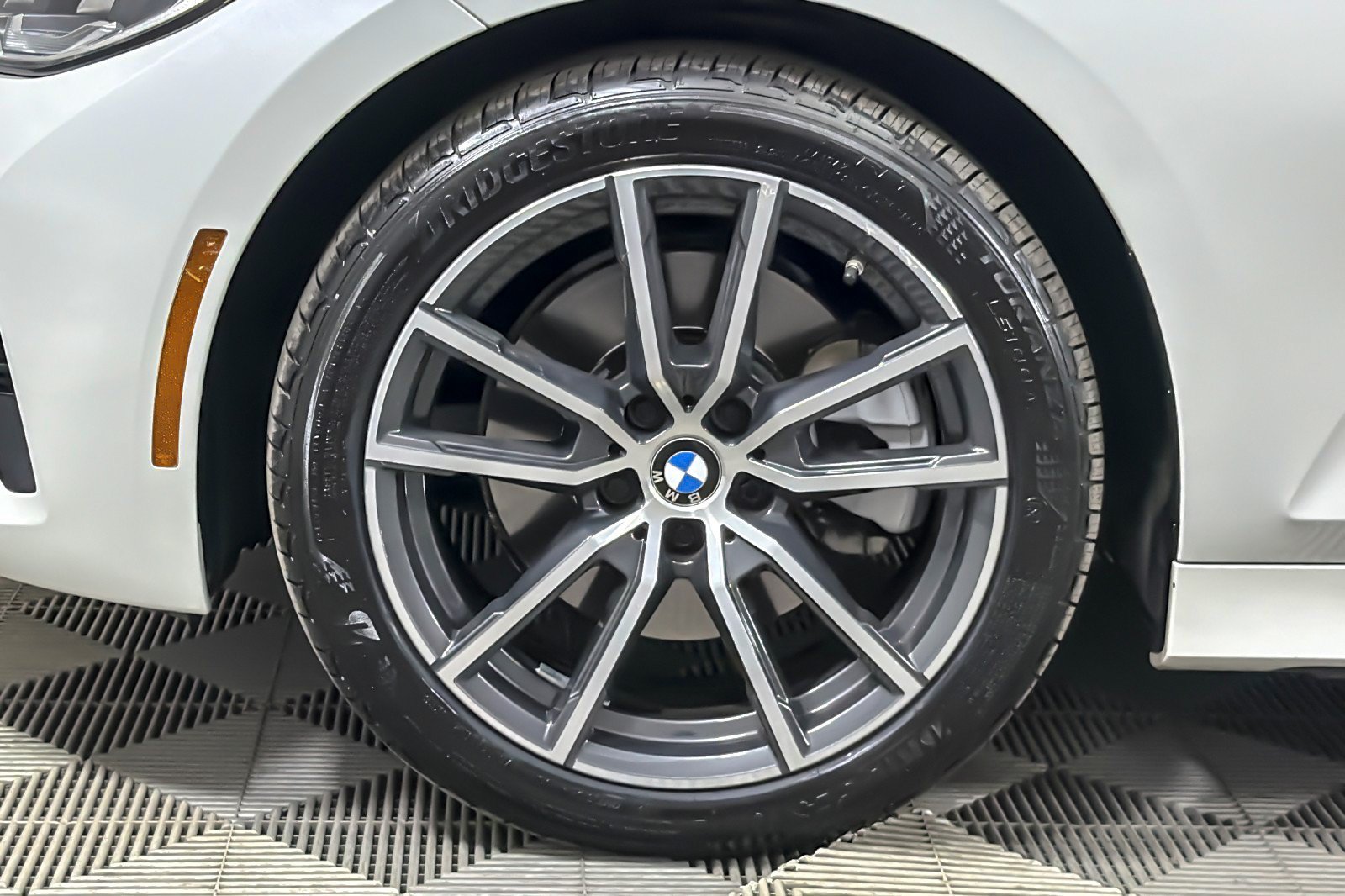 Used 2021 BMW 330i Sedan w/ Convenience Package RWD image 25