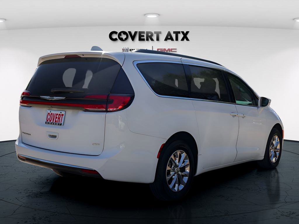 Used 2022 Chrysler Pacifica Touring-L image 7