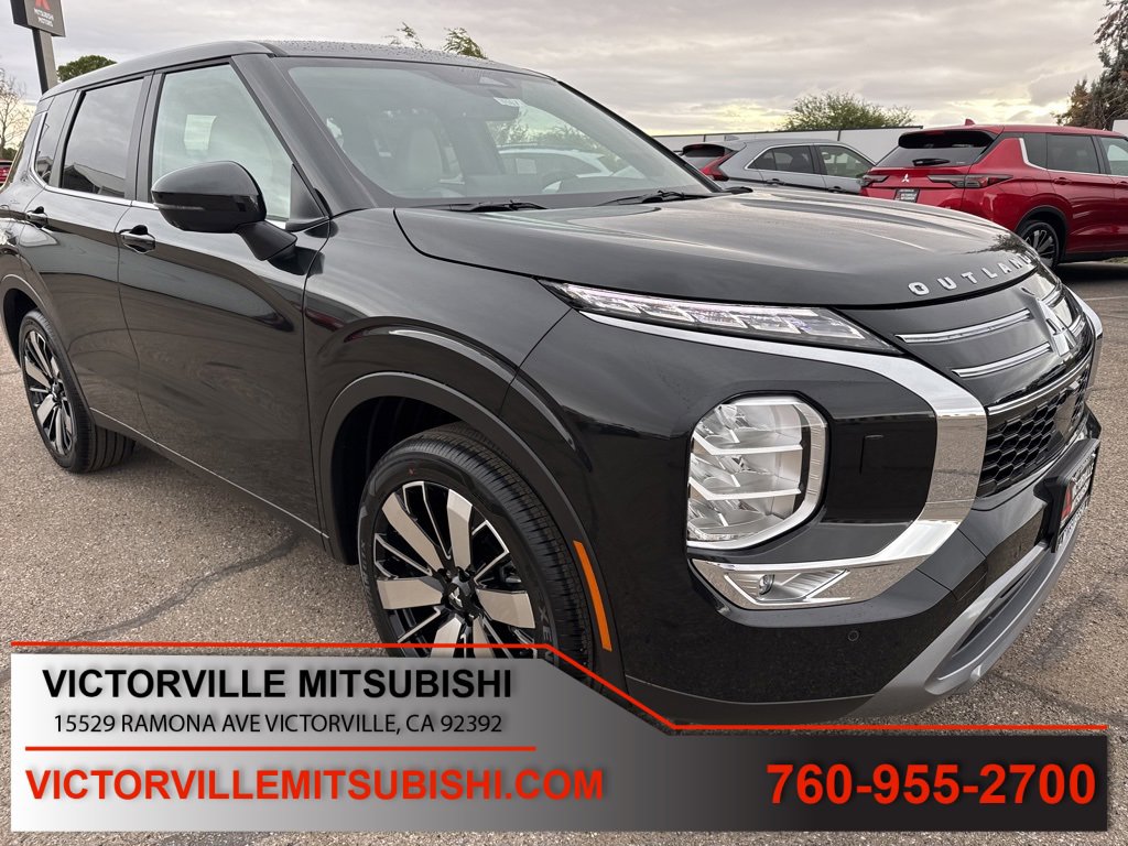 New 2025 Mitsubishi Outlander SE image 1