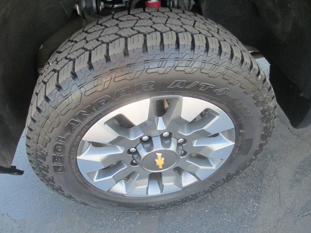 Used 2024 Chevrolet Silverado 2500 Custom w/ Custom Value Package AWD/4WD image 16