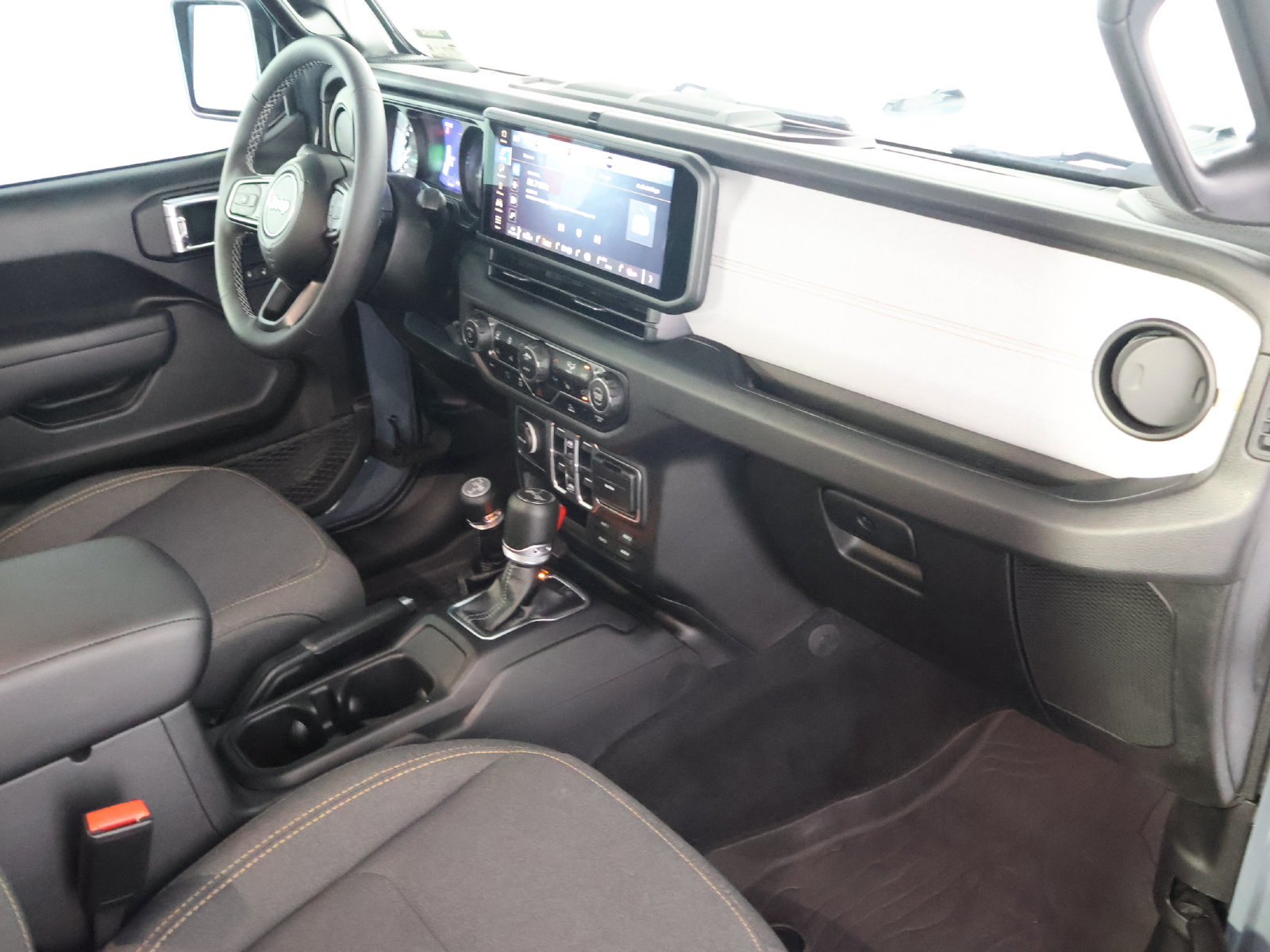 Used 2025 Jeep Wrangler Unlimited Sport S 4xe w/ Convenience Group AWD/4WD image 45