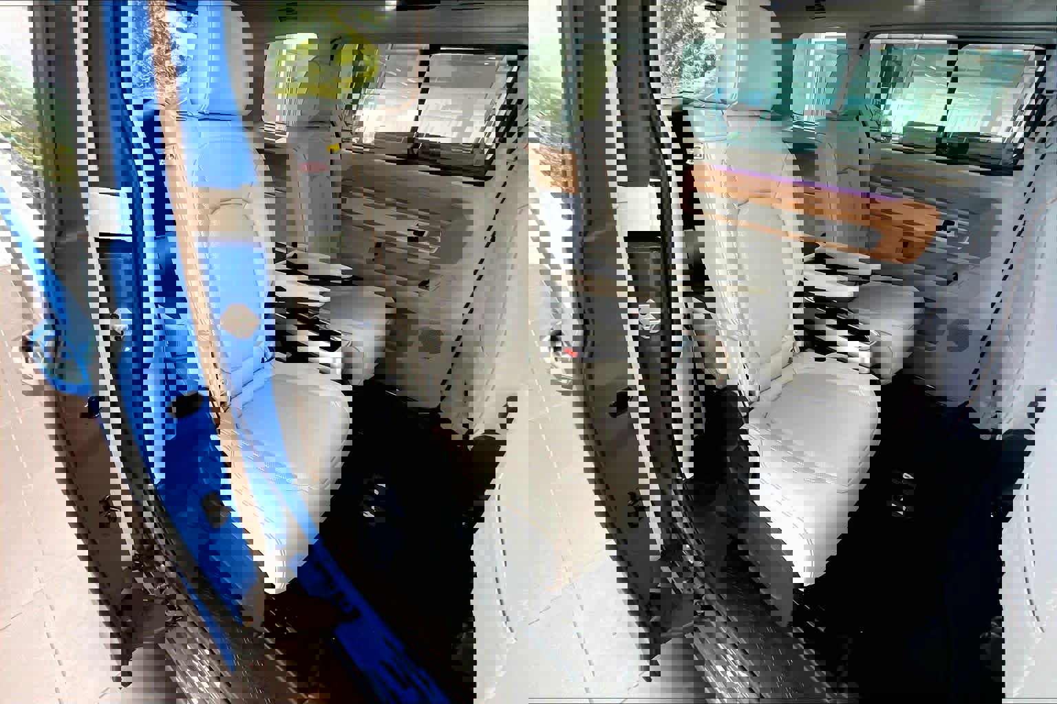 Used 2025 Volkswagen ID. Buzz 1st Edition image 19