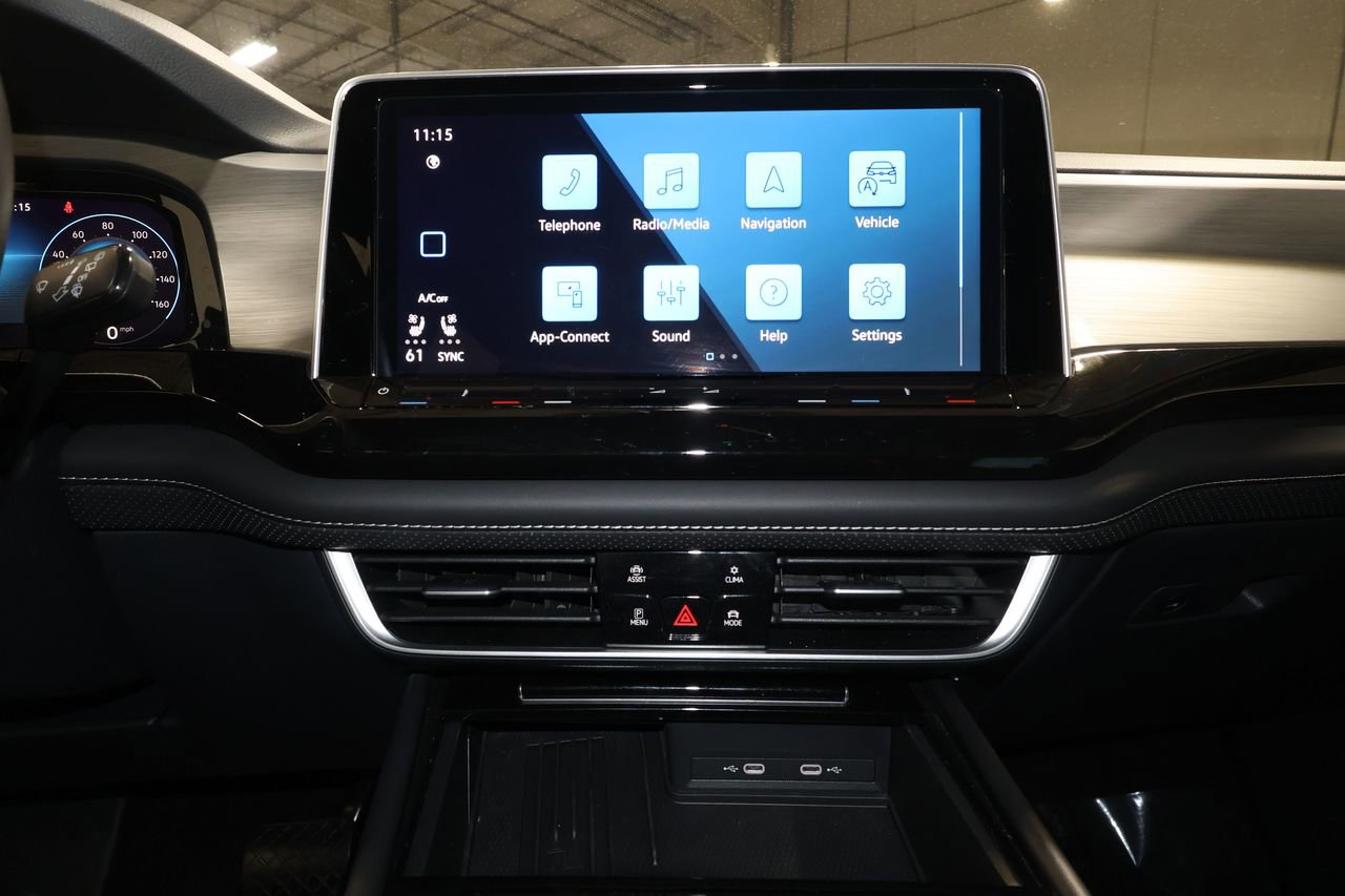 Used 2025 Volkswagen Atlas Cross Sport SE image 15