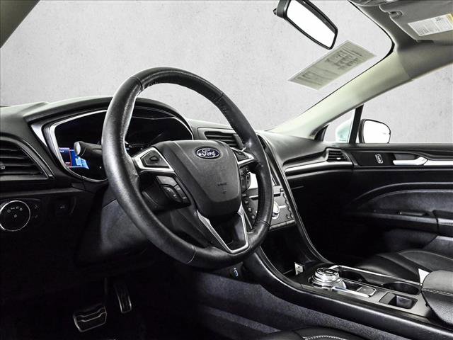 Used 2018 Ford Fusion Titanium image 10