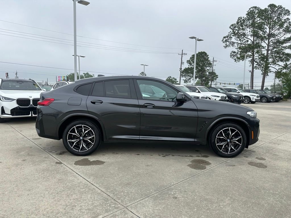 Certified 2025 BMW X4 xDrive30i image 4