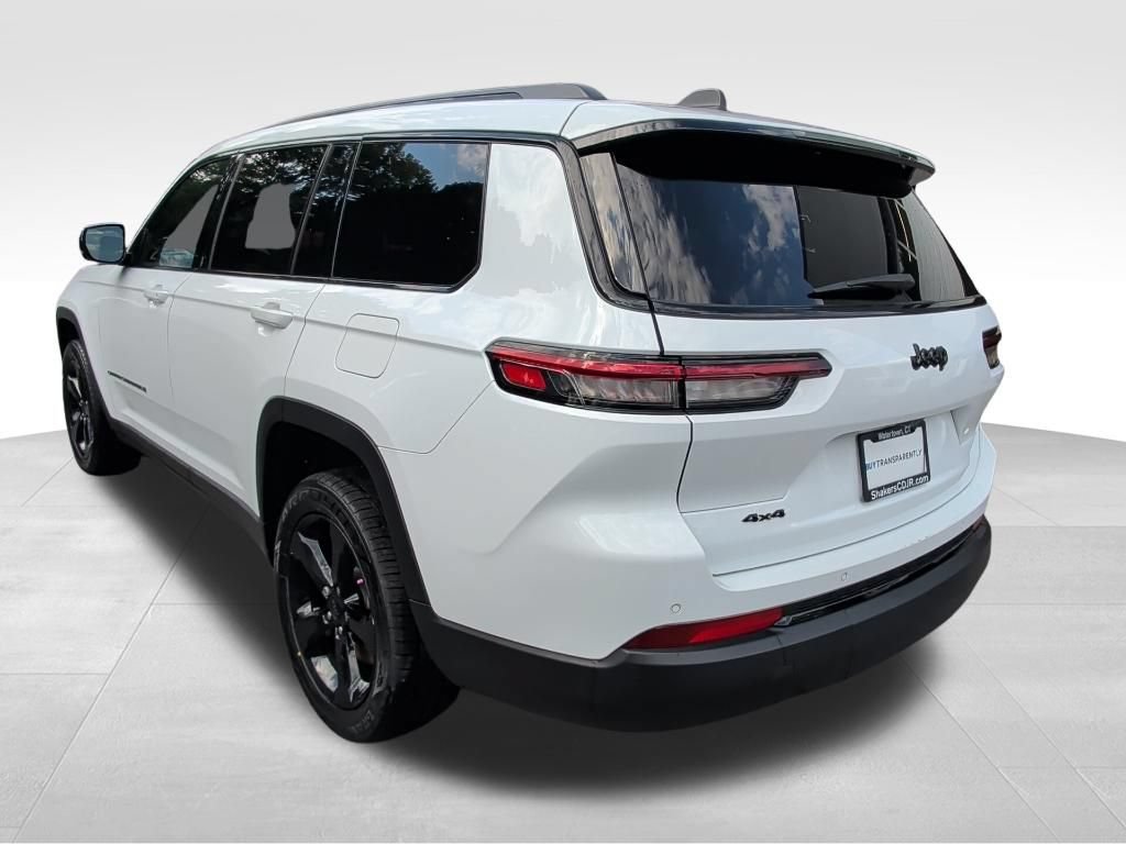Used 2023 Jeep Grand Cherokee L Laredo AWD/4WD image 3