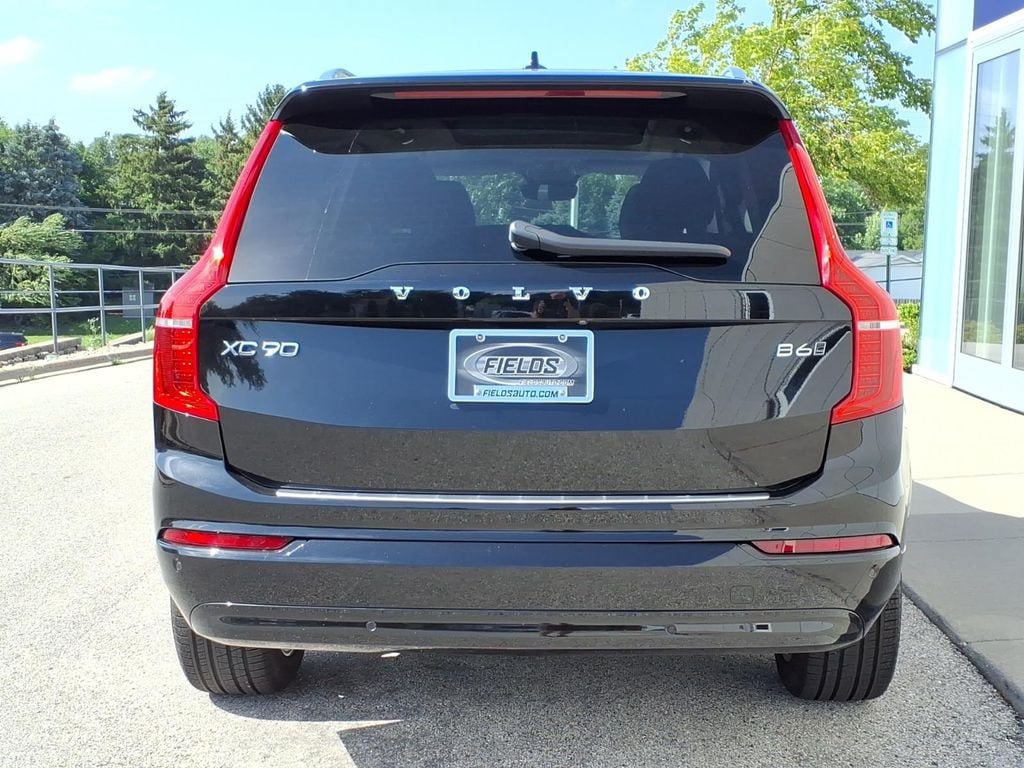 Certified 2023 Volvo XC90 B6 Core w/ Protection Package Premier AWD/4WD image 4