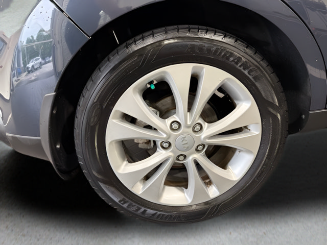 Used 2015 Kia Soul + w/ Audio Package FWD image 34