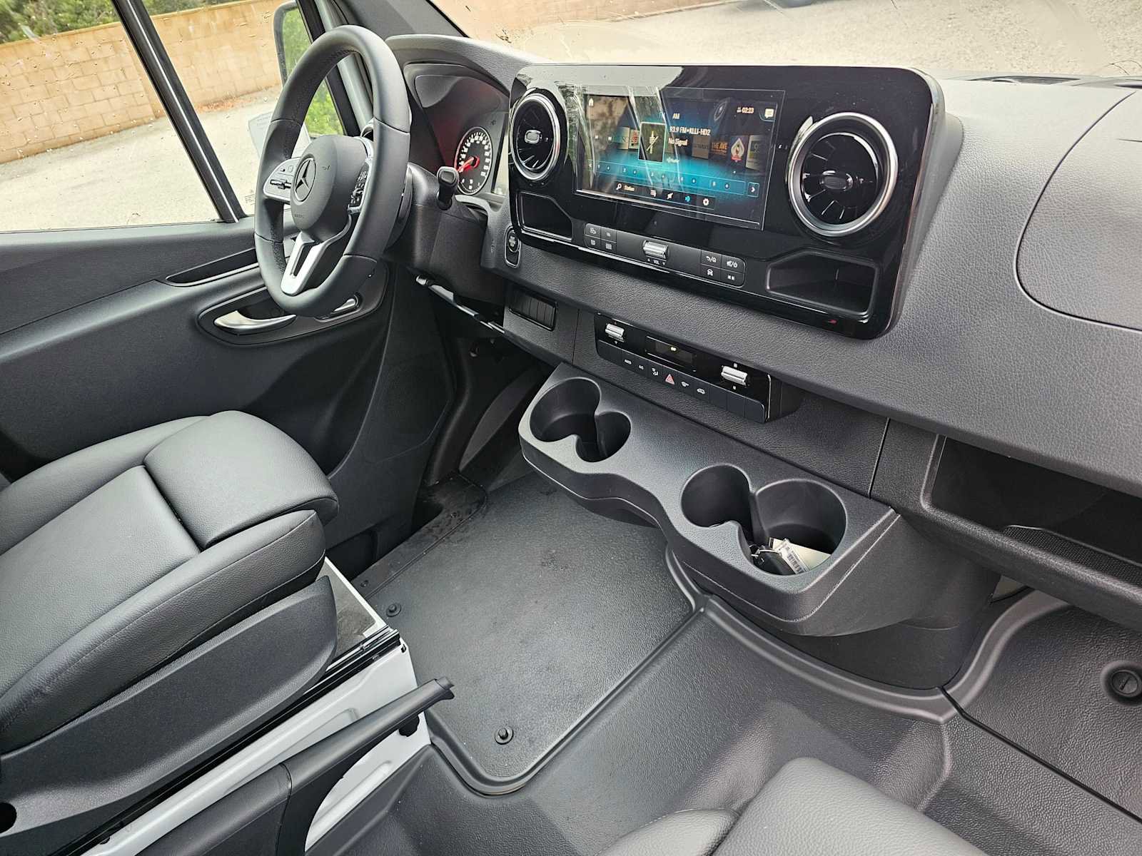 Used 2024 Mercedes-Benz Sprinter 3500 image 11