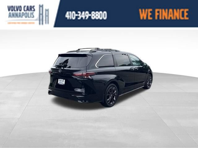 Used 2021 Toyota Sienna XSE w/ XSE Plus Package FWD image 8