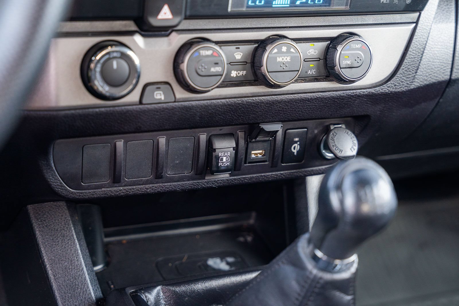Used 2021 Toyota Tacoma TRD Off-Road AWD/4WD image 29