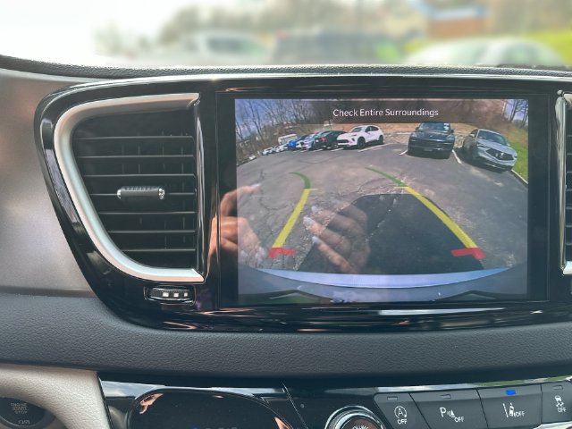 Used 2024 Chrysler Pacifica Touring-L FWD image 18