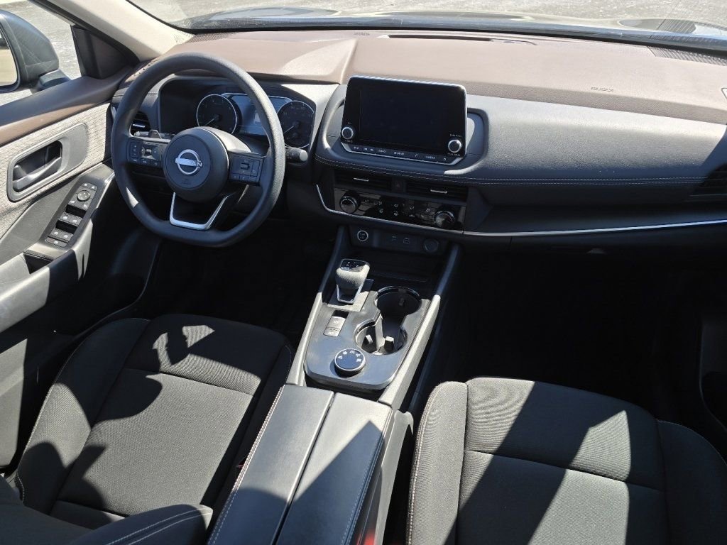 Used 2023 Nissan Rogue S image 16