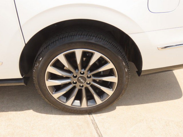 Used 2021 Lincoln Navigator L Reserve w/ Luxury Package AWD/4WD image 16