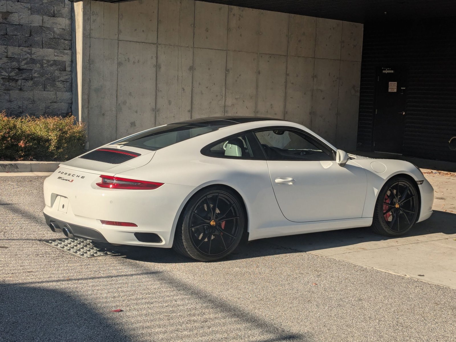 Used 2017 Porsche 911 Carrera S image 9
