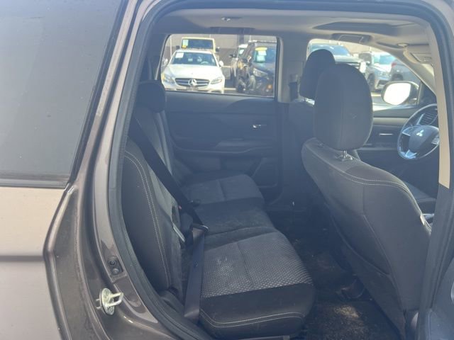 Used 2017 Mitsubishi Outlander SEL image 7