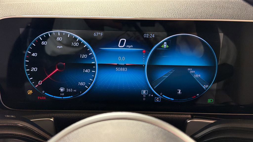 Used 2021 Mercedes-Benz GLB 250 4MATIC image 31