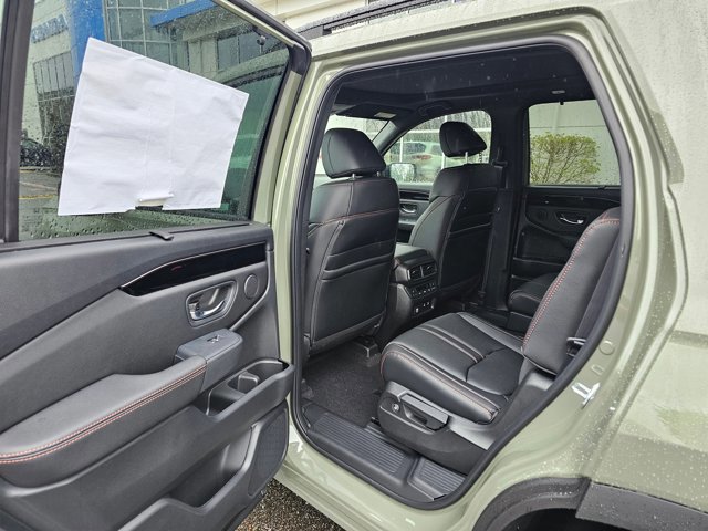 New 2026 Honda Pilot TrailSport image 12