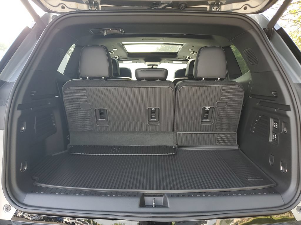 New 2026 GMC Acadia Denali w/ Super Cruise Package AWD/4WD image 9