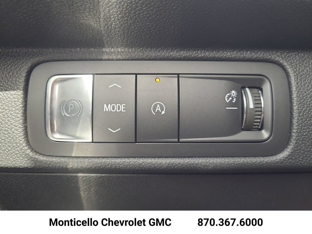 New 2026 Chevrolet Traverse LT w/ Sun and Wheel Package FWD image 17