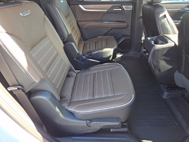New 2027 GMC Acadia Denali Ultimate w/ LPO, Floor Liner Package AWD/4WD image 24