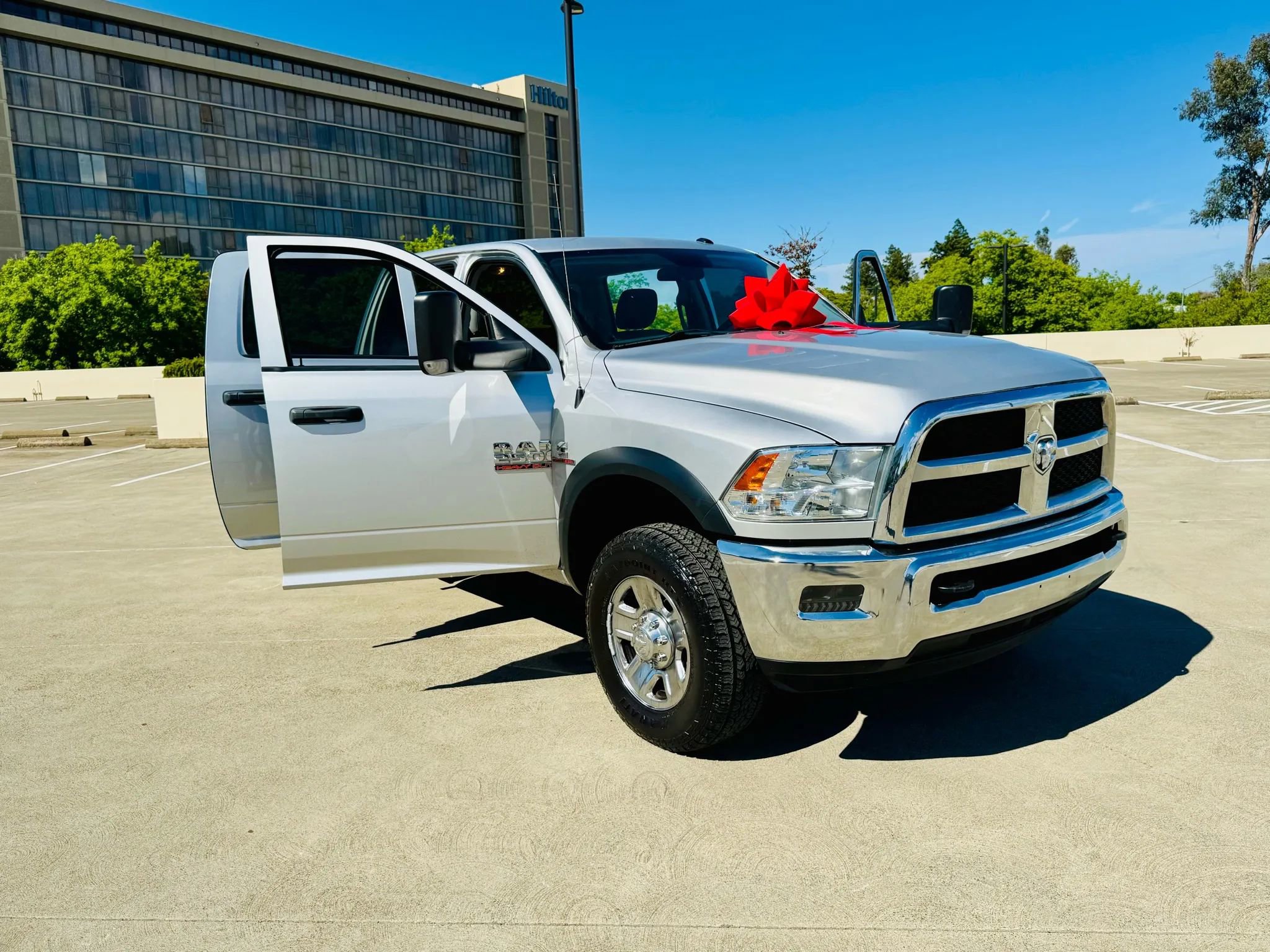 Used 2018 RAM 2500 Tradesman w/ Chrome Appearance Group AWD/4WD image 32