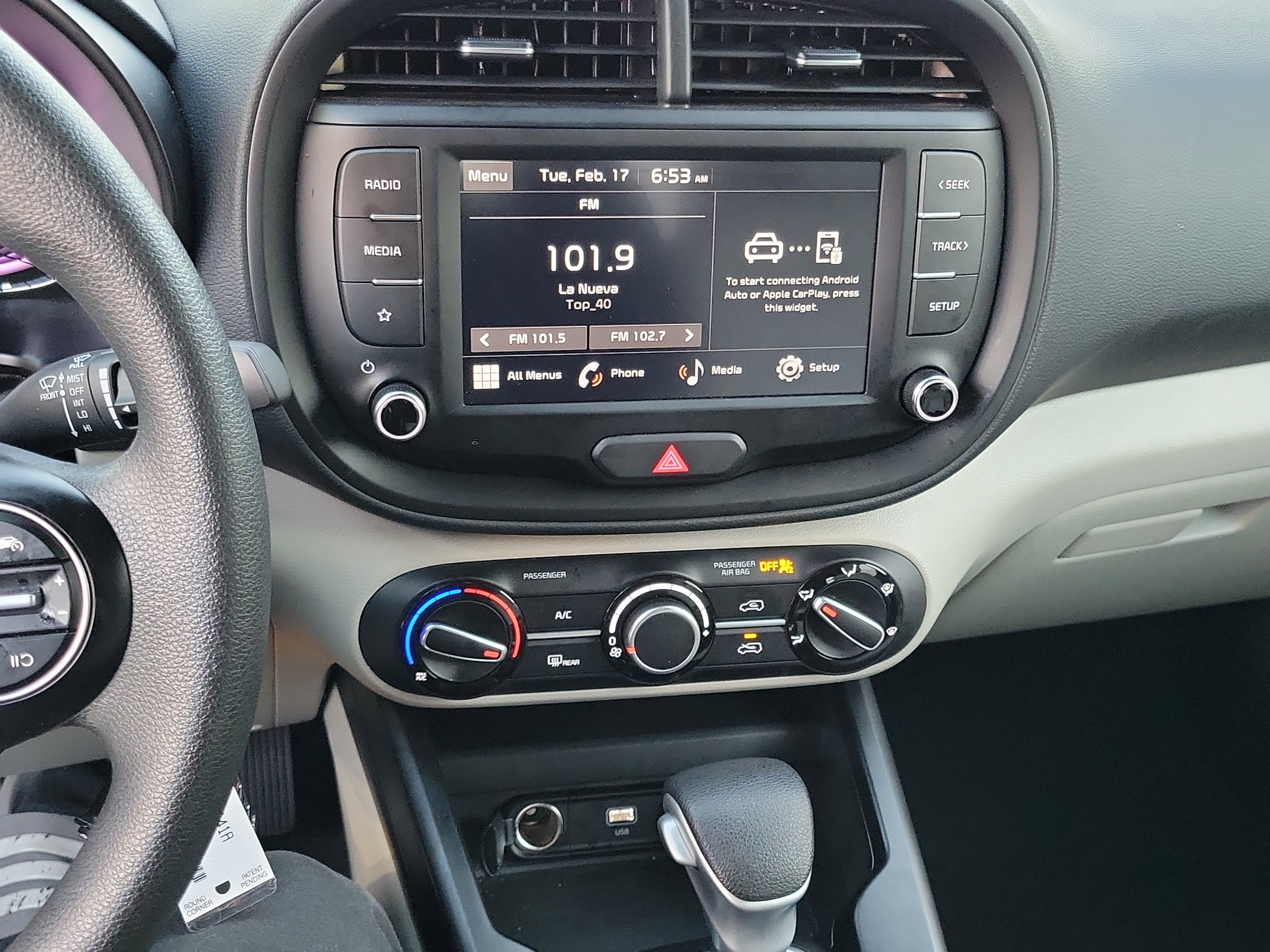 Used 2025 Kia Soul LX image 11