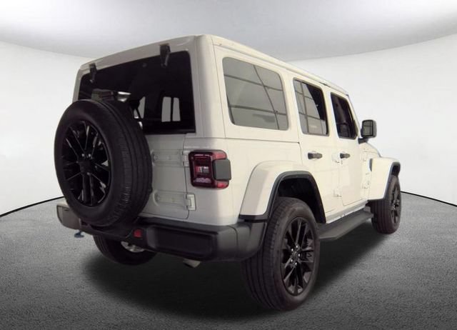 Used 2024 Jeep Wrangler Unlimited Sahara AWD/4WD image 2