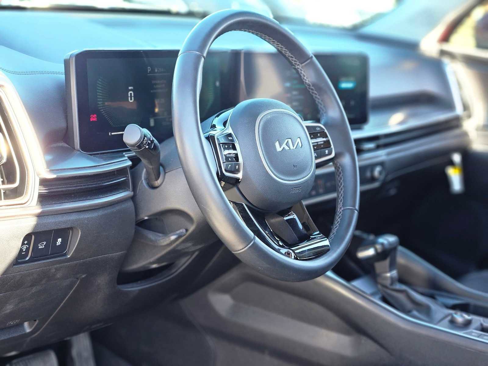 Certified 2024 Kia Sorento EX w/ Panoramic Sunroof Package image 2